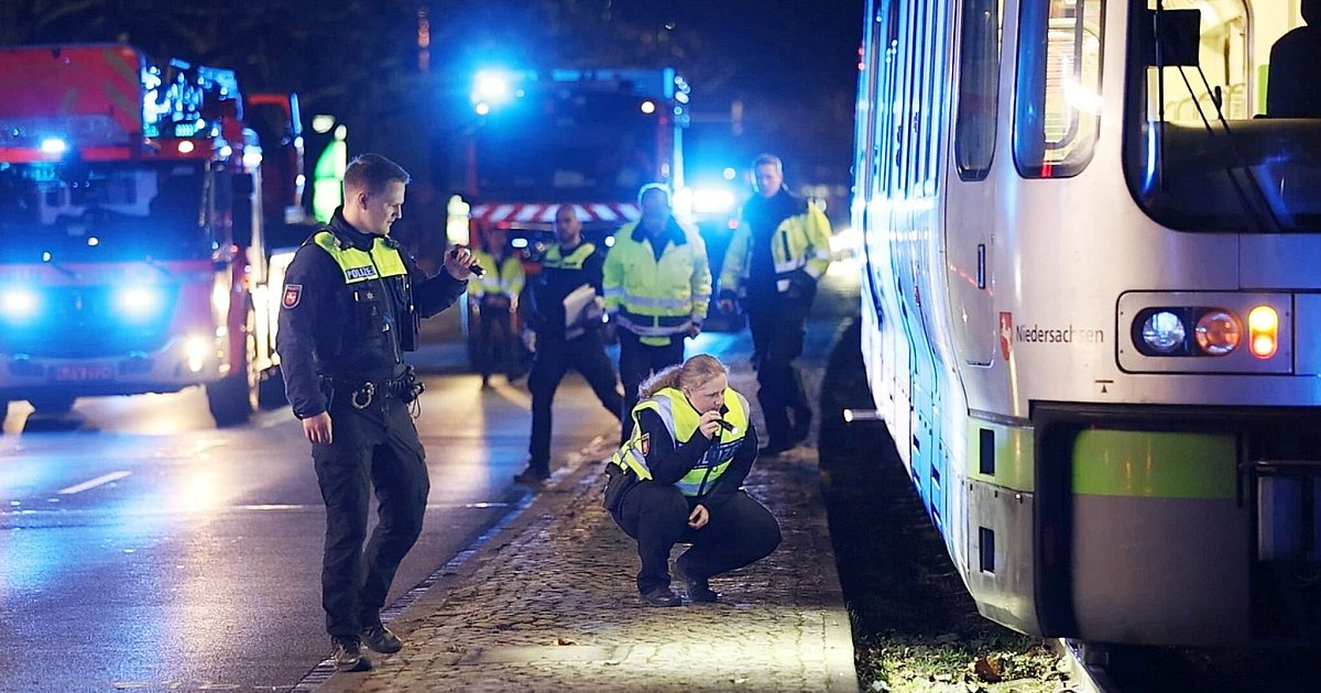 Mann wird von Straßenbahn erfasst und schwer verletzt | Niedersachsen