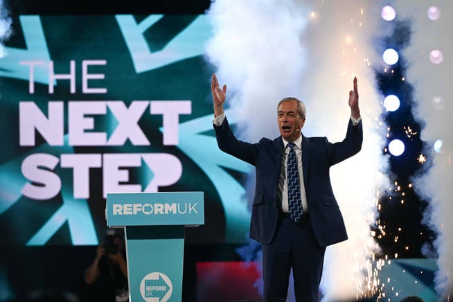 An der Parteikonferenz der Reform UK in Birmingham im September inszeniert sich Farage wie ein Pop-Star.
