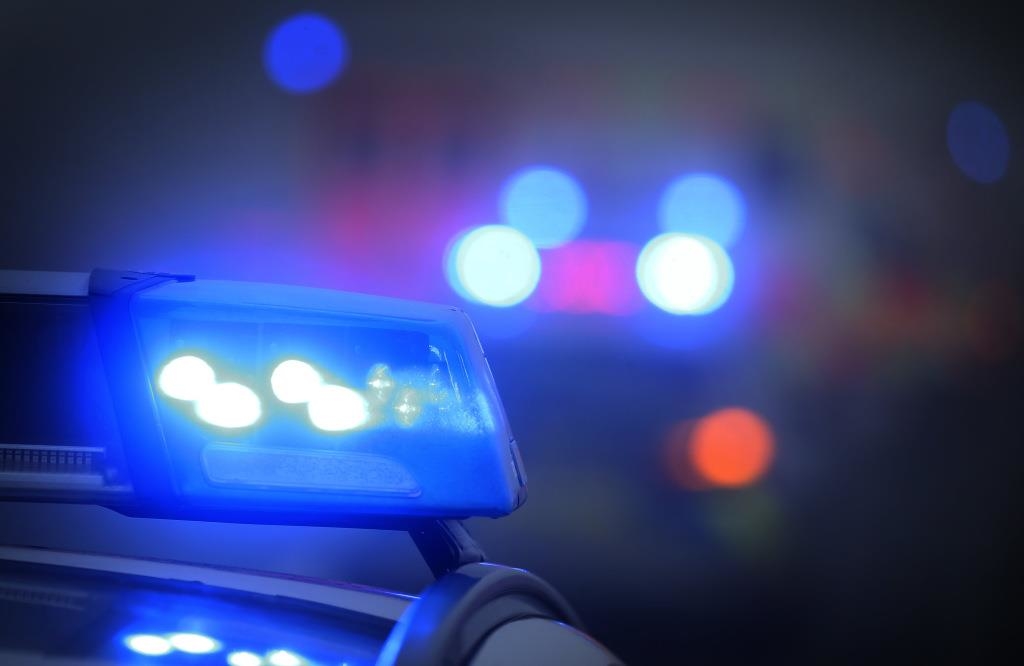 B8 nach Unfall zwischen Neumarkt und Nürnberg gesperrt