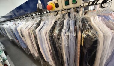 Urteil in München: Wer bezahlt, wenn die Jacke mit neuen Flecken aus der Reinigung kommt? - München