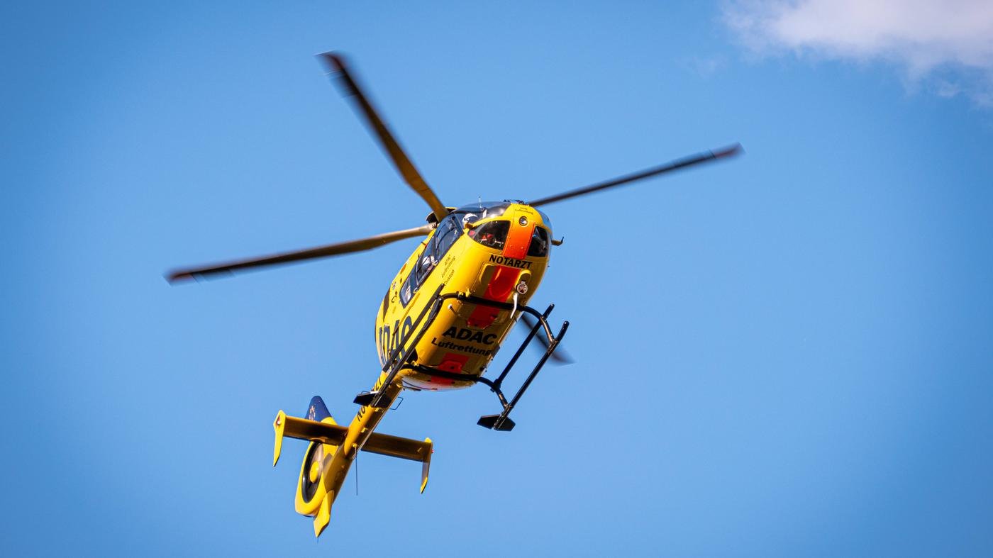 19-jährige Radfahrerin in Berlin-Schöneberg lebensbedrohlich verletzt