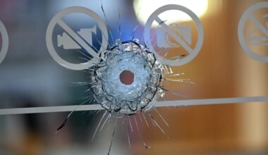 Berlin: Schuss auf Geschäft von Sneaker-Millionär | Regional