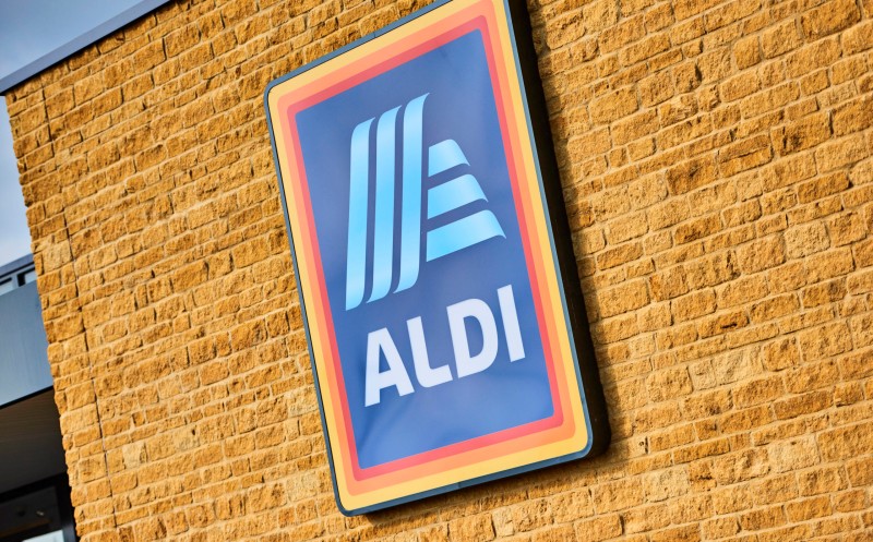 Aldi ersetzt Plastik durch Papier bei Sauerteigbroten: Das Aldi Logo.