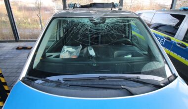 Frankfurt: Mordversuch mit E-Scooter auf Polizisten? Zwei Teenager vor Gericht | Regional