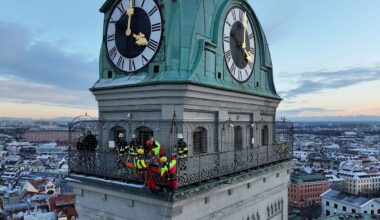 München: Frau bei spektakulärer Rettung vom Alten Peter abgeseilt | Regional