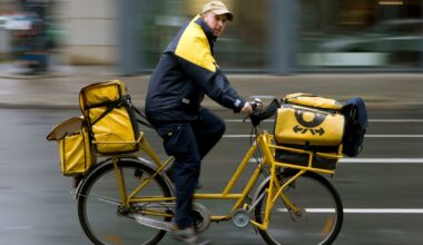 Bundesnetzagentur droht der Post mit Millionen-Strafe | Politik