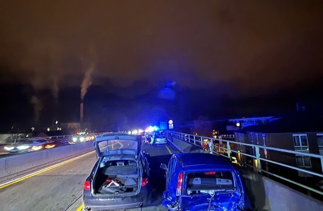 FW-BN: Drei verletzte Personen bei Verkehrsunfall auf der BAB 565