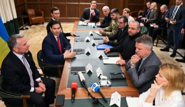 Rubio (l. Mitte) bei der Sitzung