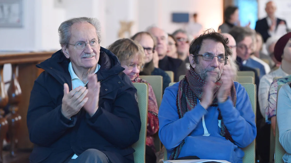 Religionen in München: Dann erklimmt Alt-OB Ude empört das Podium - München