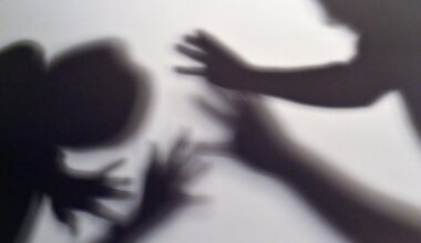 Jugendhilfe ist nötig, wenn Kinder von ihren Eltern misshandelt werden. In Halle stehen zahlreiche Projekte auf der Kippe.