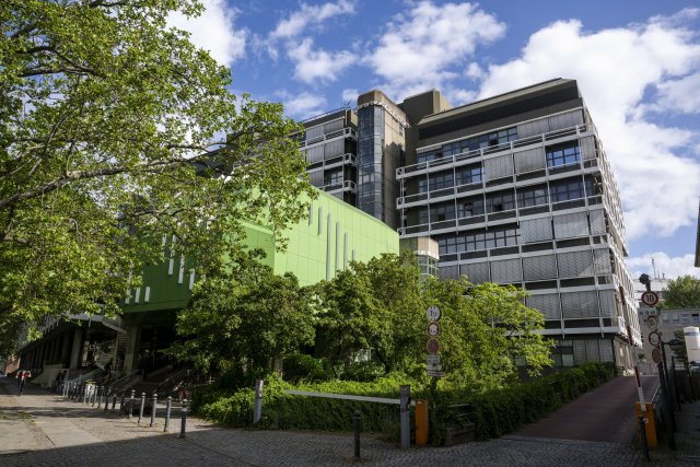 An der Technischen Universität (hier das Physikgebäude) ist die Befristungsquote beim wissenschaftlichen Personal mit 92 Prozent besonders hoch.