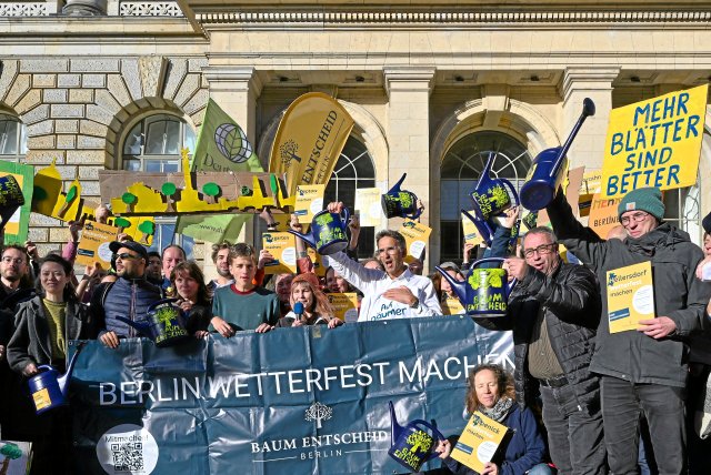 Die Initiative Baumentscheid jubelt über die Einführung des von ihr entworfenen Klimaanpassungsgesetzes.