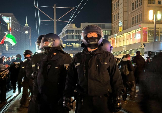 »Wir fühlten uns, als hätten wir es mit Siedlersoldaten zu tun«: Seit Beginn des Gaza-Krieges steht auch die deutsche Polizei sichtlich unter Strom.