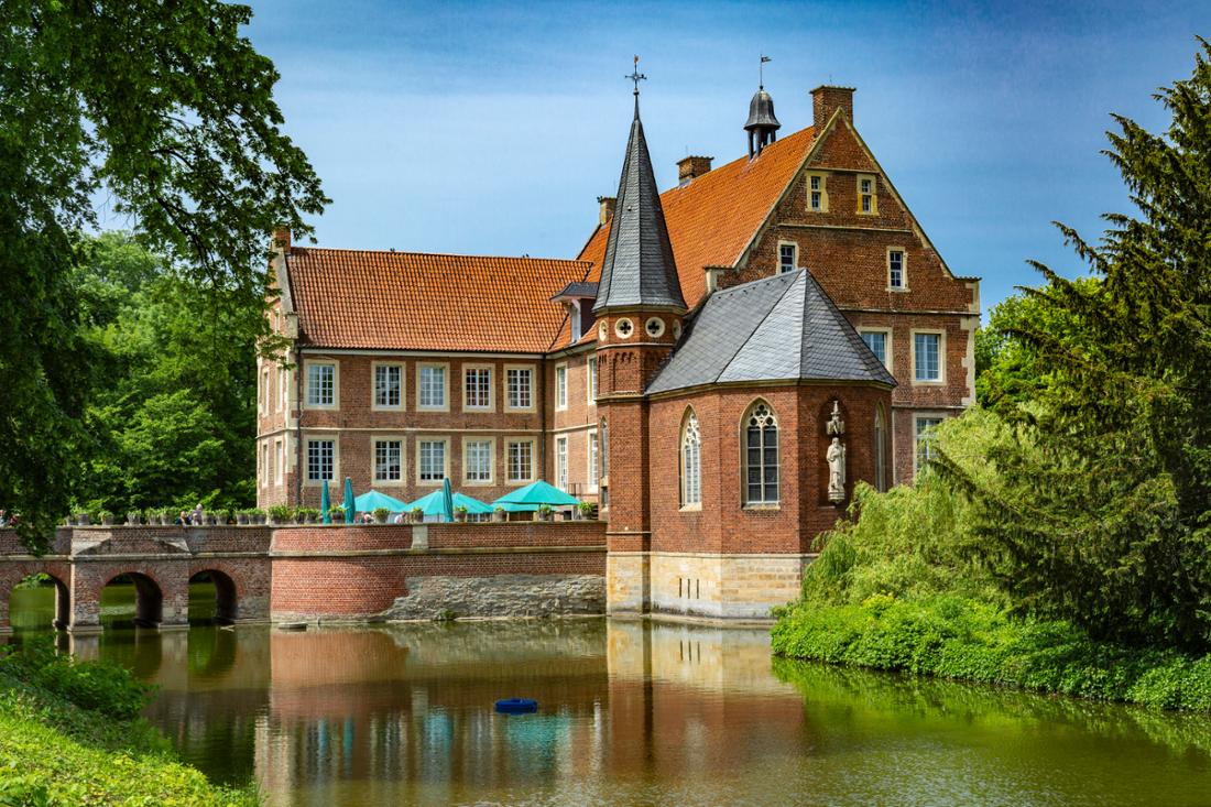 Die Burg Hülshoff ist einen Ausflug wert.