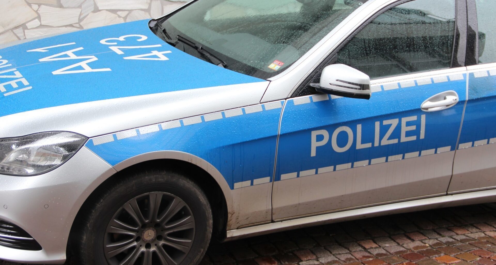 Stuttgart: 33-Jährige beißt Frau und Polizistin - Tatverdächtige festgenommen - Nachrichten aus Stuttgart