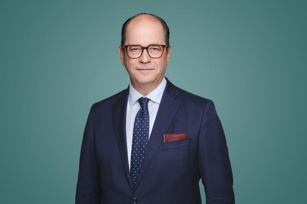 Uwe Goebel fordert als Präsident der IHK Osnabrück - Emsland - Grafschaft Bentheim den Erhalt der Flugverbindung vom FMO nach München.