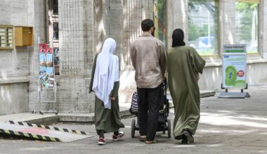 Flüchtlinge: Fast 1 Mio. abgelehnte Asylbewerber leben in Deutschland | Politik