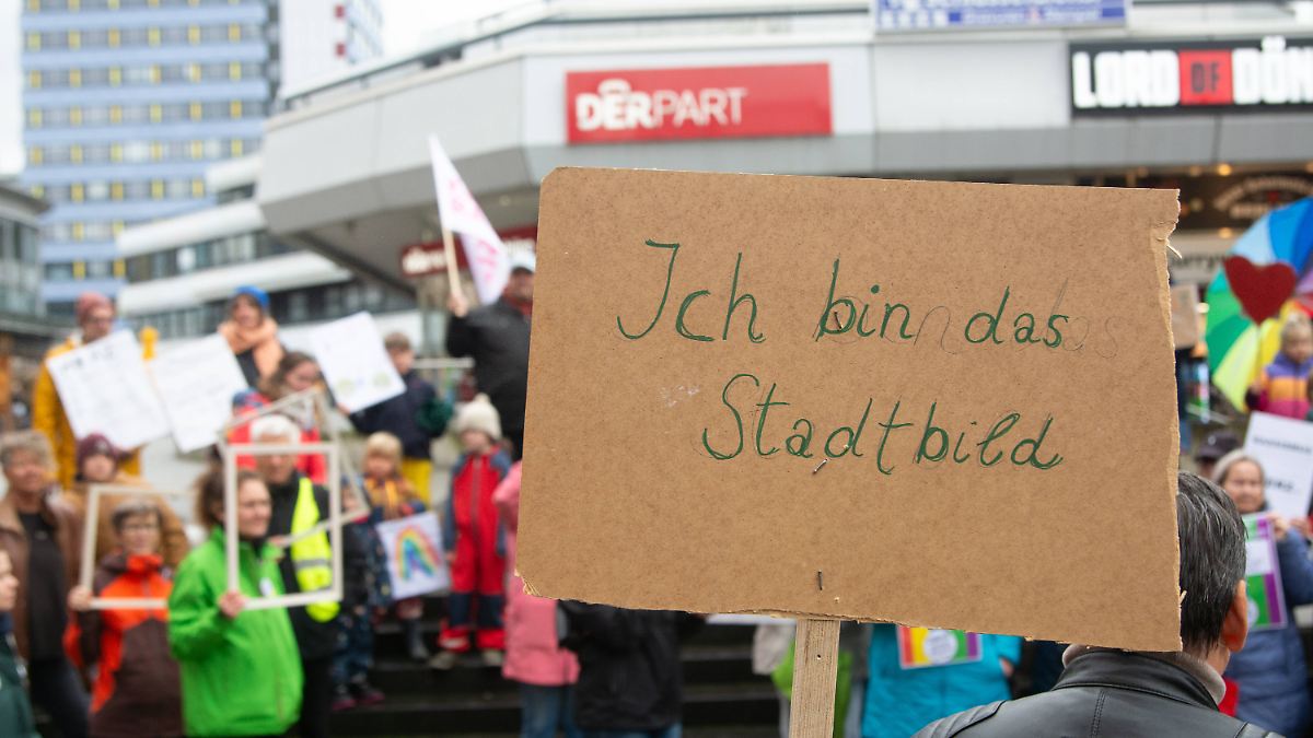 "Befürchtungen unbegründet ...": Untersuchung: Migranten in Europa teilen demokratische Werte