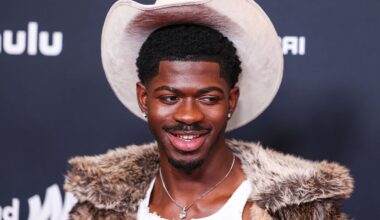 Optimistisch nach Klinikaufenthalt: Lil Nas X erscheint lächelnd vor Gericht