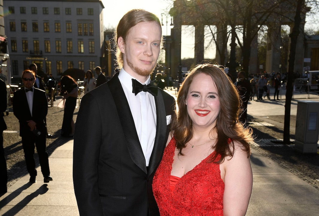 Ricarda Lang und ihr Mann Florian Wilsch im glamourösen Look