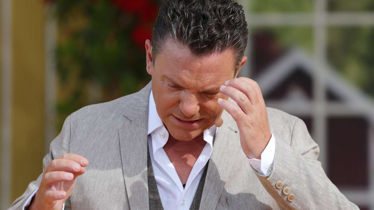 Mross lässt 400 Gala-Gäste einfach sitzen – TV-Kollegen sprachlos