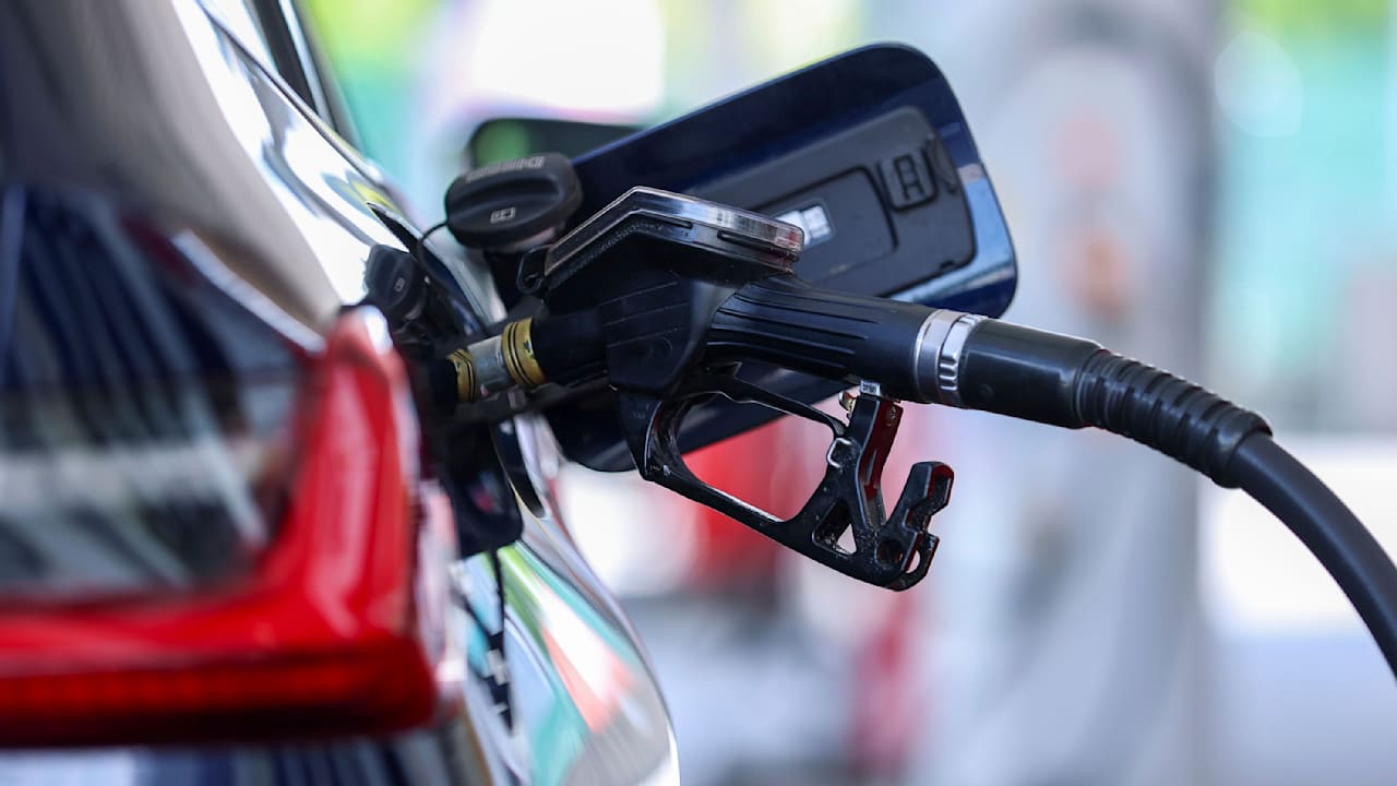 So viel teurer werden Benzin und Diesel 2026: Wegen der CO₂-Steuer | News