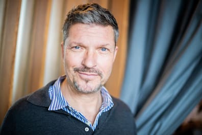 Schauspieler Hardy Krüger Jr. im Gespräch: Medienberichte bringen ihn als möglichen Teilnehmer der kommenden Dschungelcamp‑Staffel 2026 ins Spiel Foto: Christoph Soeder/dpa +++ dpa-Bildfunk +++