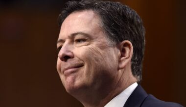 Klatsche für Donald Trump: Richter stoppt Verfahren gegen Ex-FBI-Chef | Politik