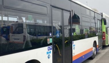 Junge in Wiesbadener Bus von Jugend-Gang angegriffen