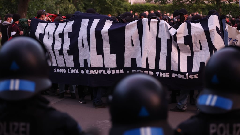 Mammutprozess gegen mutmaßliche Linksextremisten in Dresden