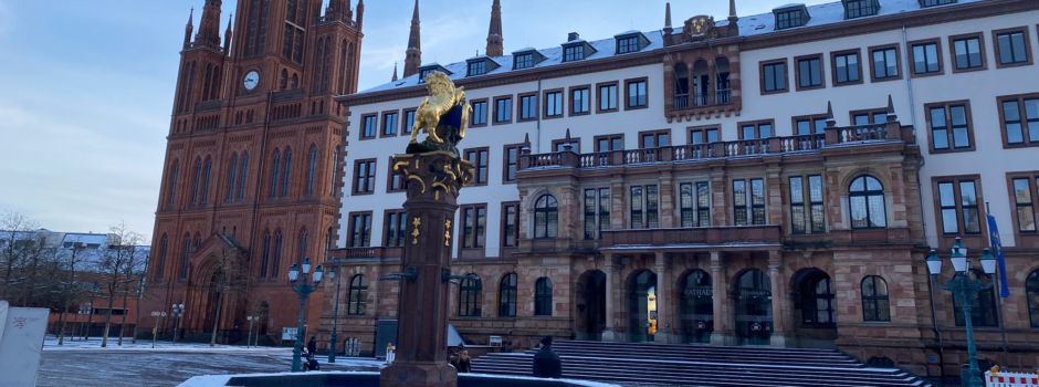 Für vier Tage: Kunstmarkt im Wiesbadener Rathaus