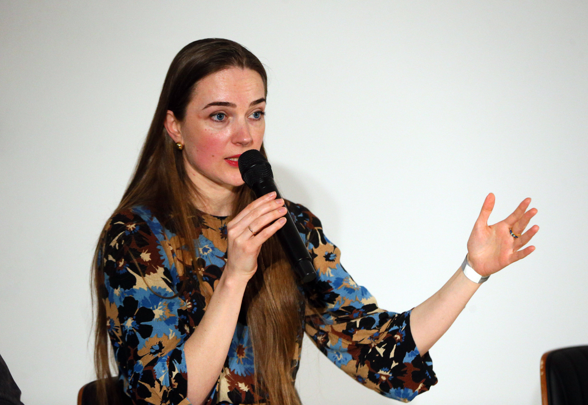 Oleksandra Matviichuk, Friedensnobelpreisträgerin 2022, hält eine Rede im Kulturraum MOT in Kiew, 21. März 2023.