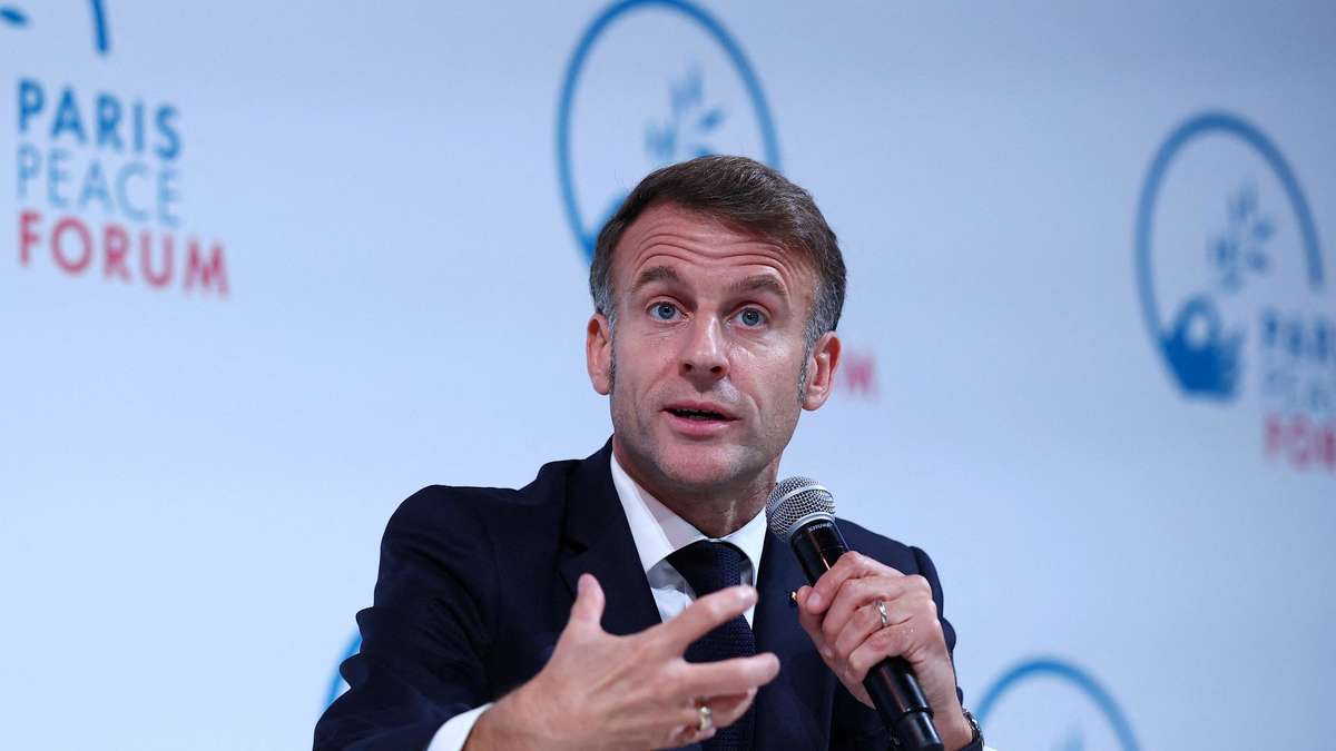 Frankreichs Präsident fällt in Umfrage auf Rekordtief