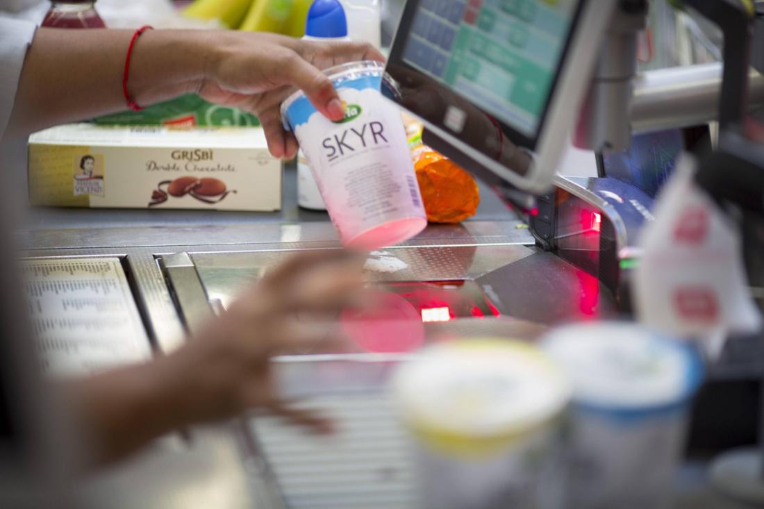 Kassenbereich eines Lebenmittelladens in Köln