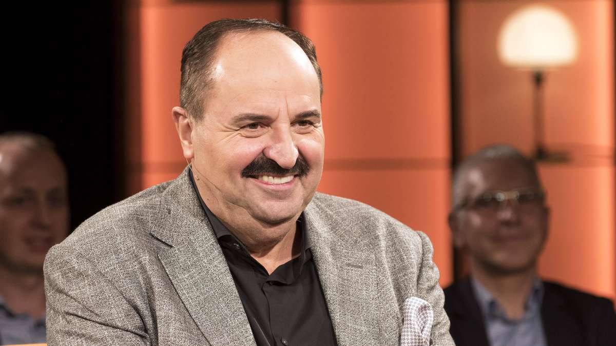 Johann Lafer mietet für kuriose Leidenschaft ganze Hallen