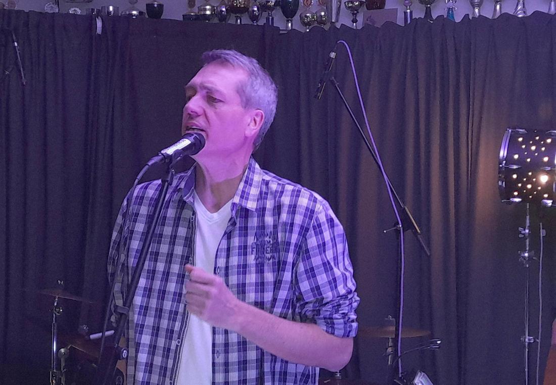 Sänger Karsten Blank wusste mit seiner eindrucksvollen Stimme zu überzeugen.