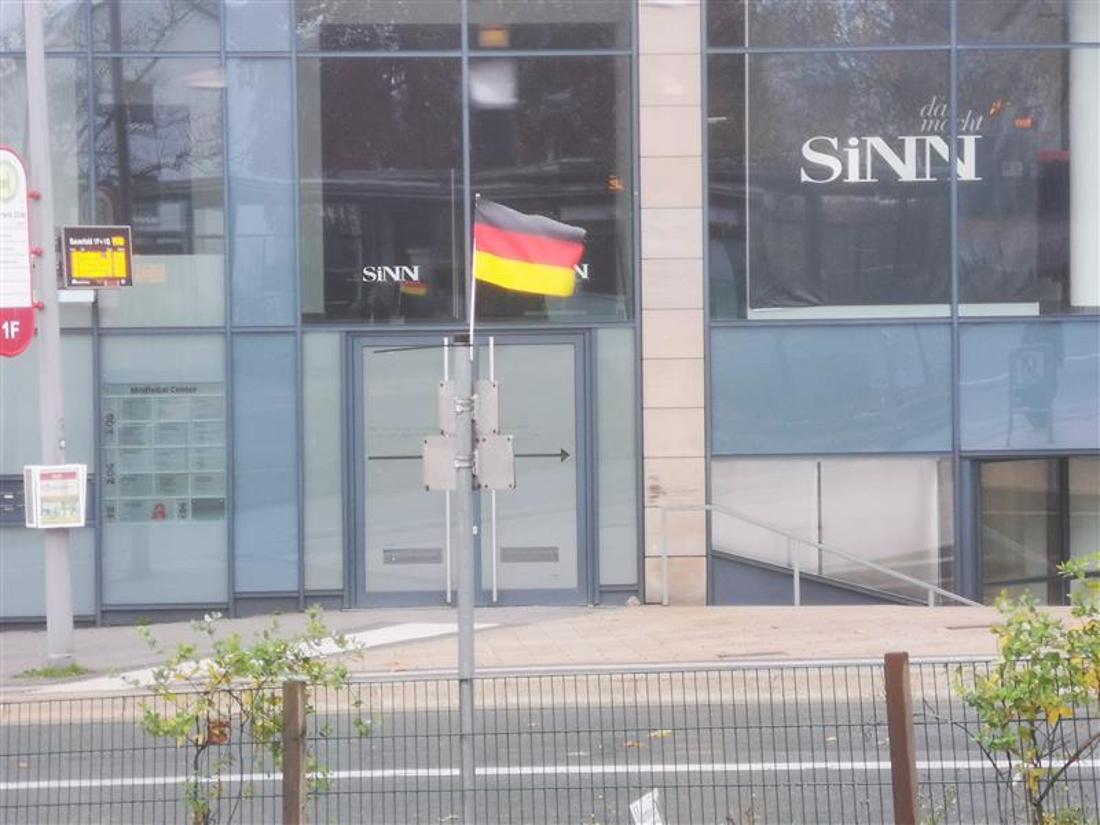 Am Sauerfeld wurden am Sonntag zahlreiche Deutschlandflaggen gehisst.