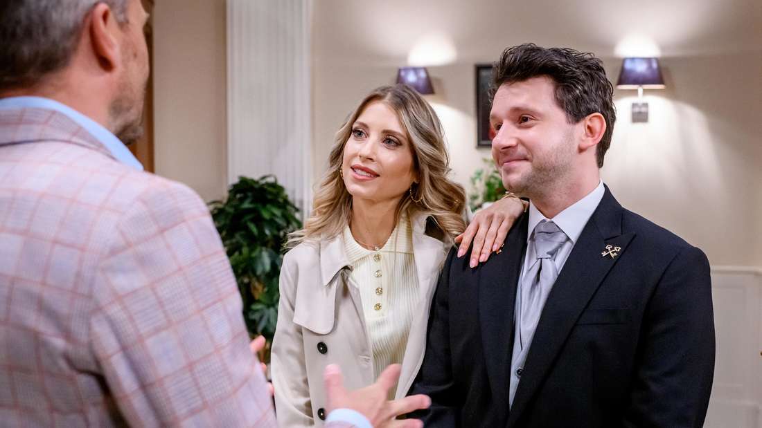 Influencerin Cathy Hummels checkt im Fürstenhof bei „Sturm der Liebe“ ein. 