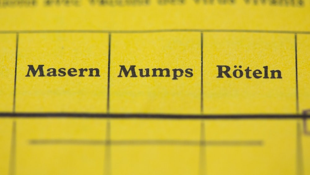 Gegen Masern, Mumps und Röteln gibt es auch Kombi-Impfstoffe. (Symbolbild)