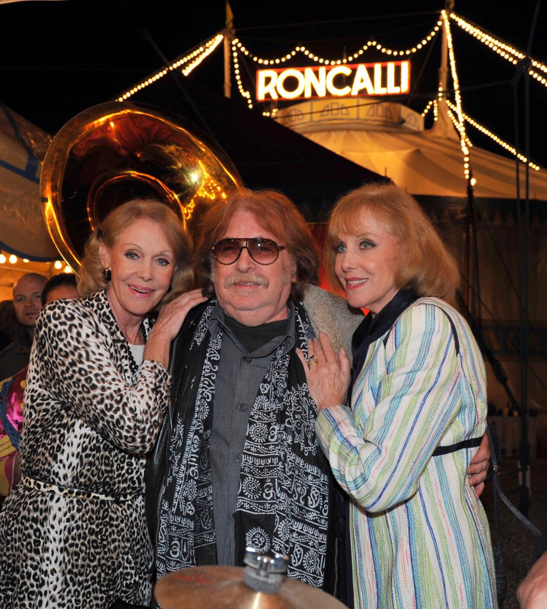 Bernhard Paul mit den Kessler-Zwillingen.