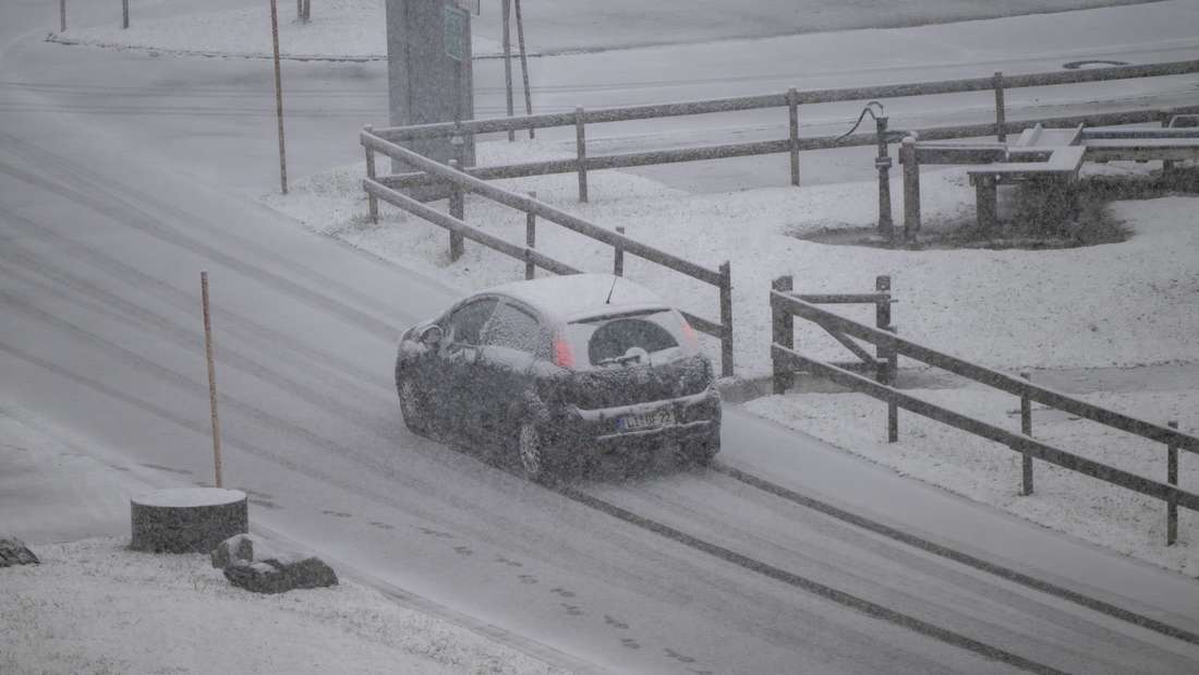 Weiße Landschaften am Dienstagmorgen – der Schneefall im Alpenvorland hat unter anderem das Allgäu in ein echtes Winterwunderland verwandelt.