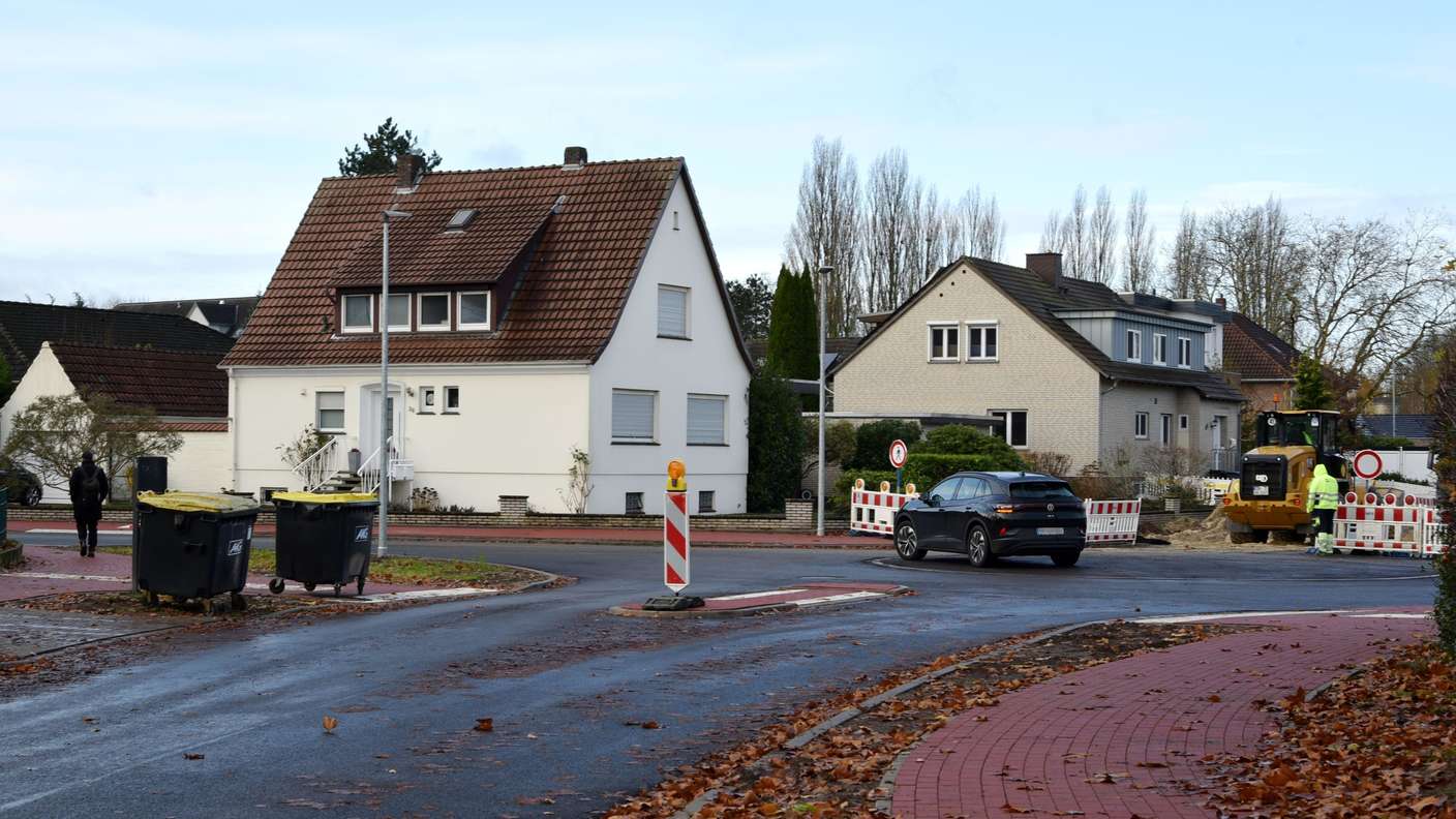 Benutzungsprobleme neuer Kreisverkehr am Richtweg in Kirchweyhe.