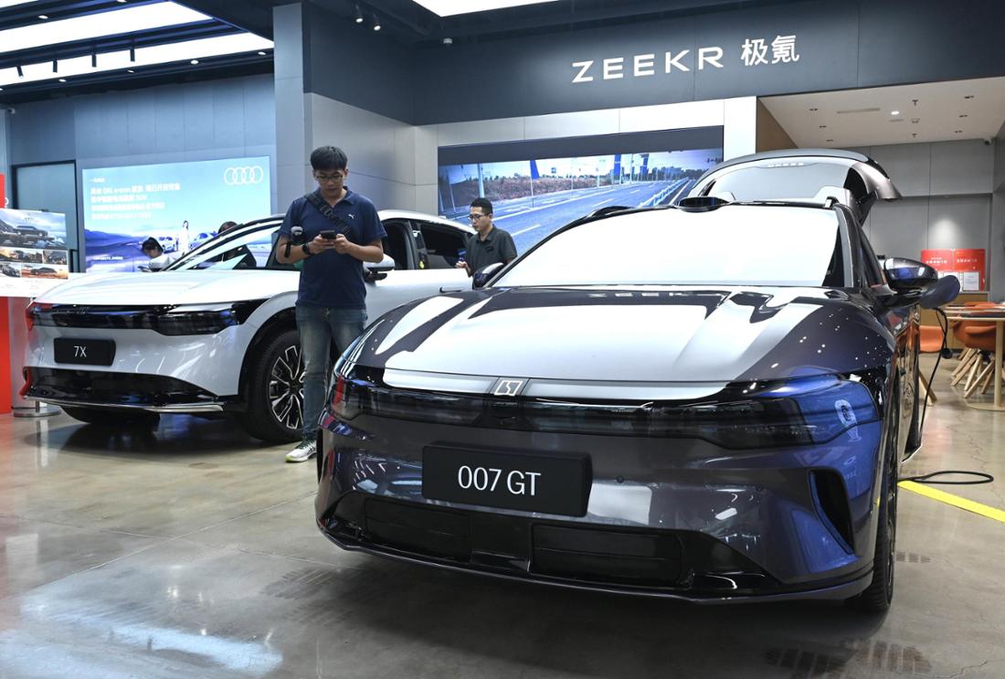 ZEEKR ist eine weitere aufstrebende Marke aus China, besitzt jedoch eine Menge europäisches Know-how. Der E-Auto-Hersteller gehört zu Geely