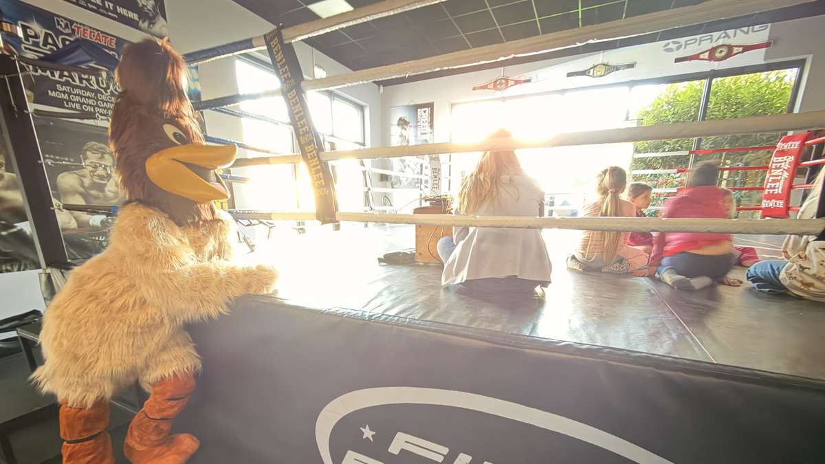 Vorlesetag im Boxstudio bringt Lesen und Boxen zusammen