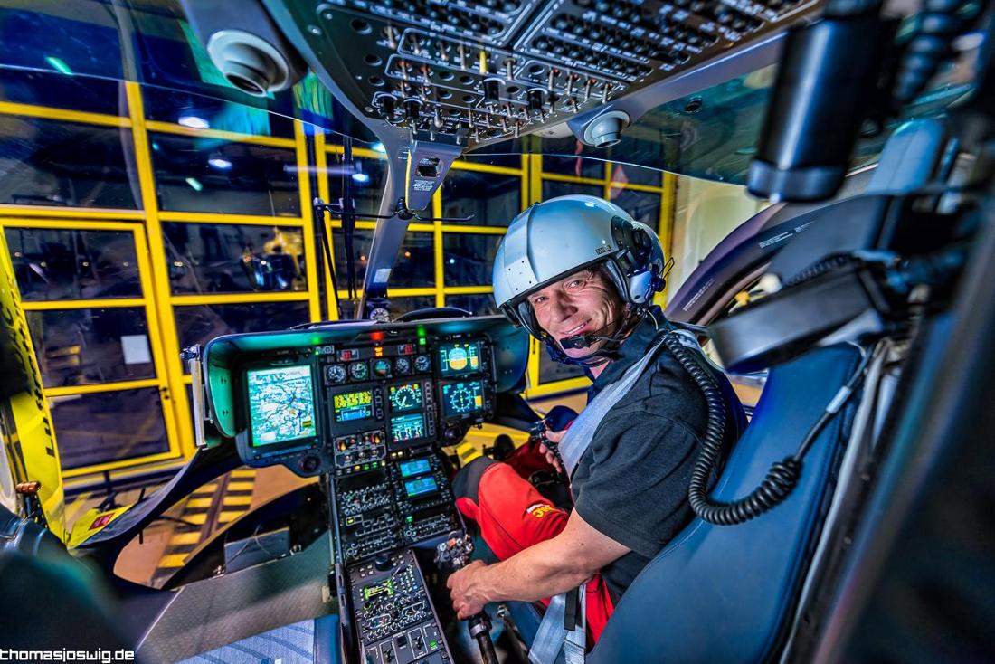 Nachts im Cockpit: Rüdiger Engler in seiner aktiven Zeit.