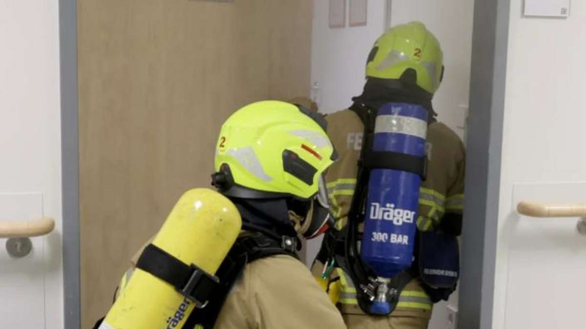 Moderne Brandschutztechnik verhindert Ausbreitung – zudem brennen zwei Autos in Bremen