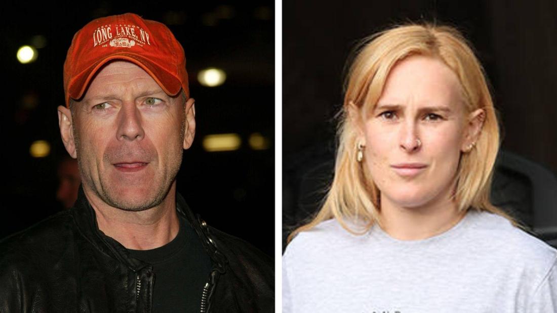 Links Bruce Willis bei der Premiere von „Sin City“ im Mann National Theater in Westwood, Kalifornien, am 28.03.2005, rechts Rumer Willis im Mai 2025 auf dem Weg zu einer Pickleball-Stunde in Los Angeles.