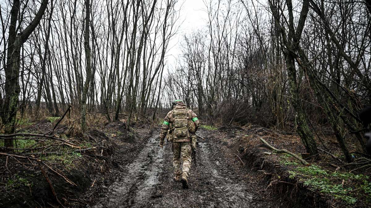 Beinahe 50 Attacken an einem Tag – Putin verliert über 100 Männer