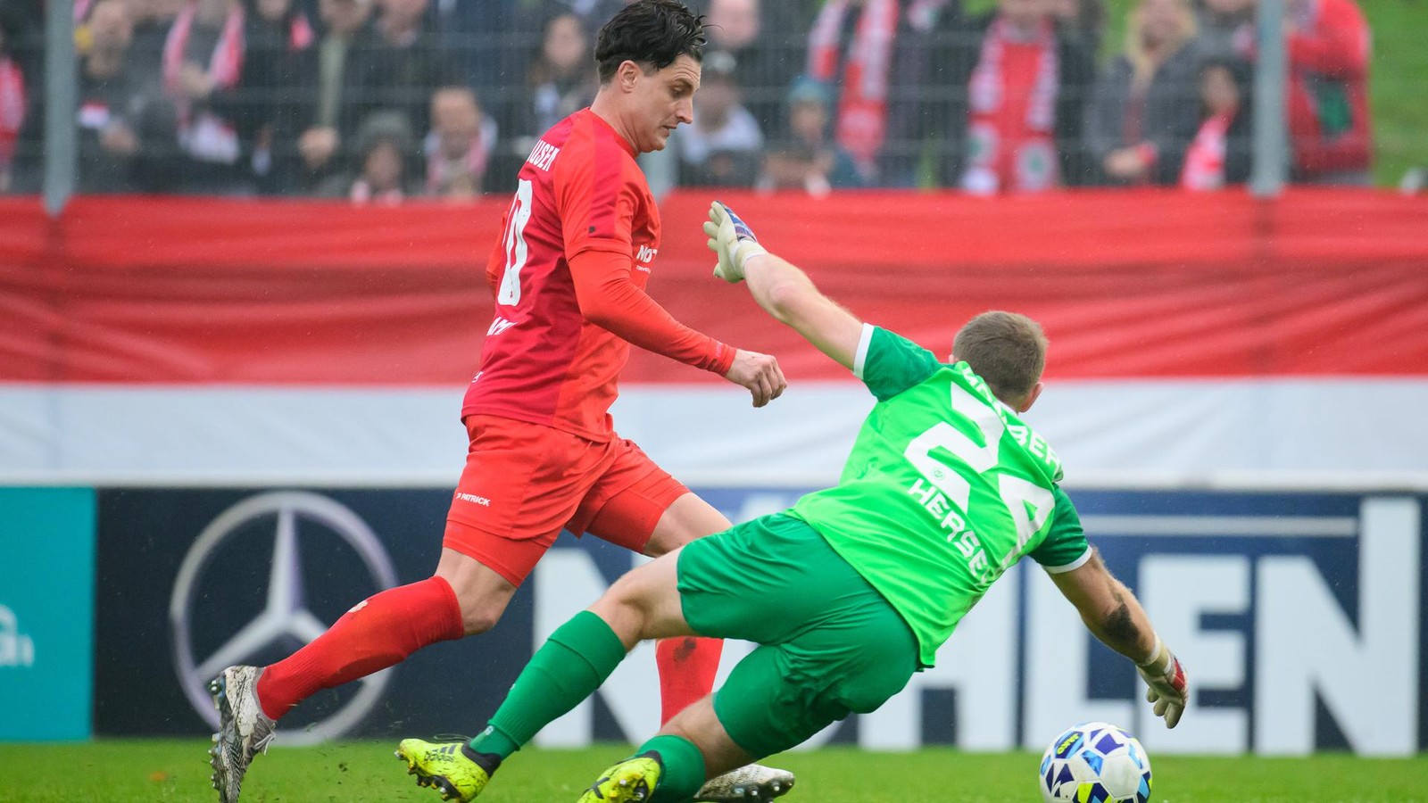 Starker VfB Homberg, doch Moritz Stoppelkamp macht für RWO den Unterschied