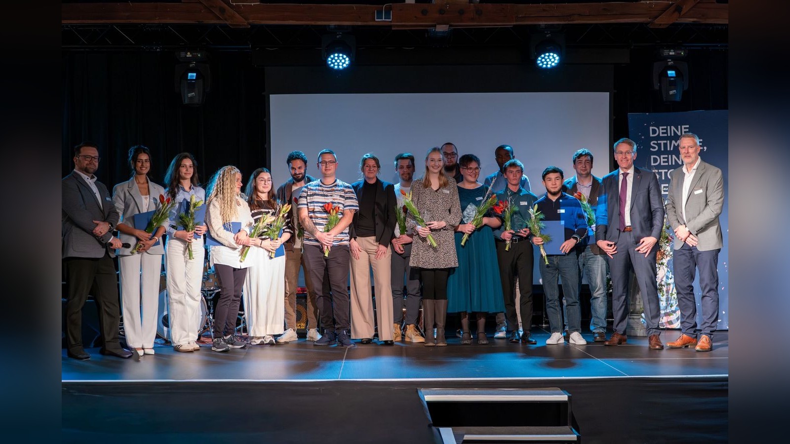 Collien Marie Dahlmann und Nick Victor Höpcke erhalten bpa-Pflegeazubiaward 2025